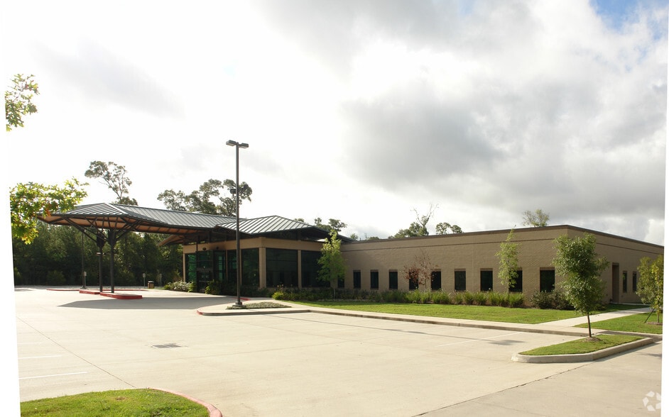 More Photos Of 135 Vision Park Blvd, Spring Medical For Lease