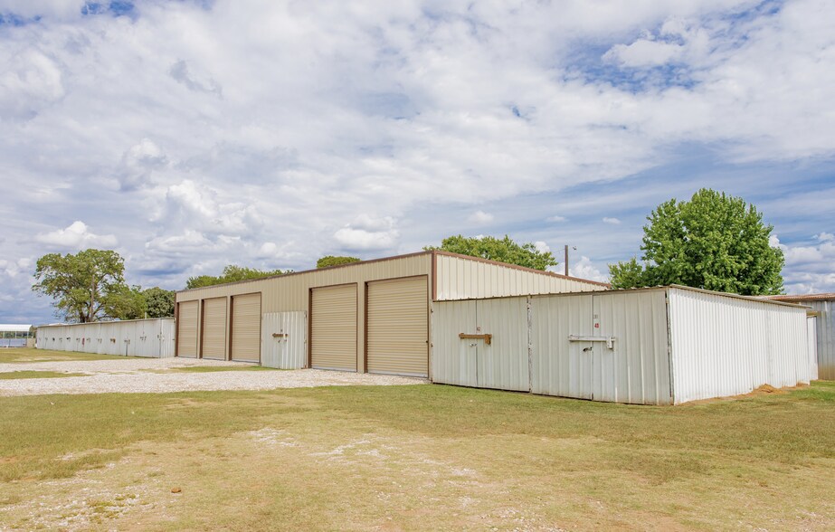 More Photos Of 507 County Road 1550, Alba Multifamily For Sale