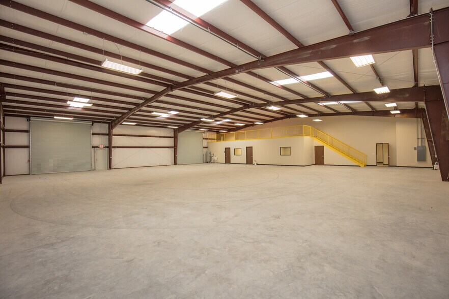 More Photos Of 3406 Longhorn Dr, Houston Warehouse For Lease