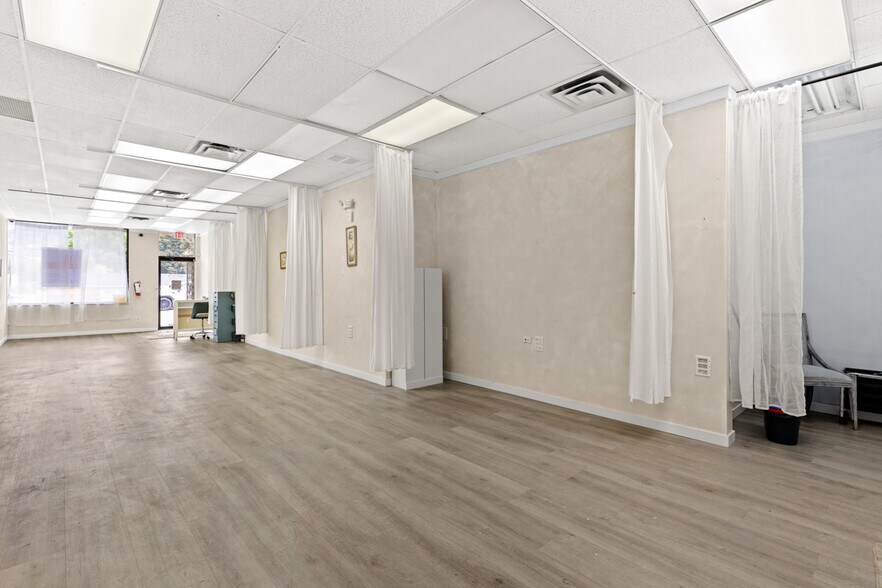 More Photos Of 2411 Drought Rd, West Kelowna General Retail For Lease