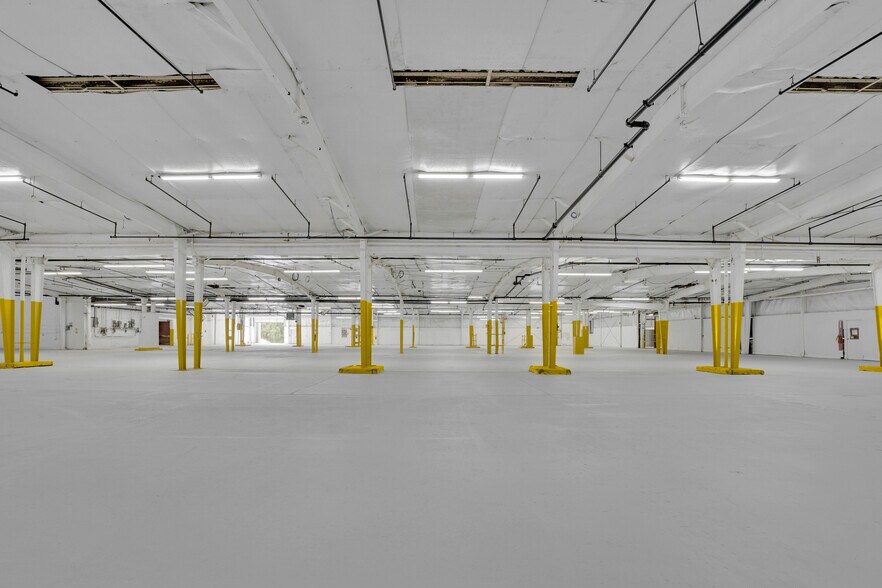 More Photos Of 1379 McDow Dr, Rock Hill Warehouse For Lease