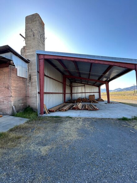 More Photos Of 451 N 11th St, Montague Warehouse For Sale