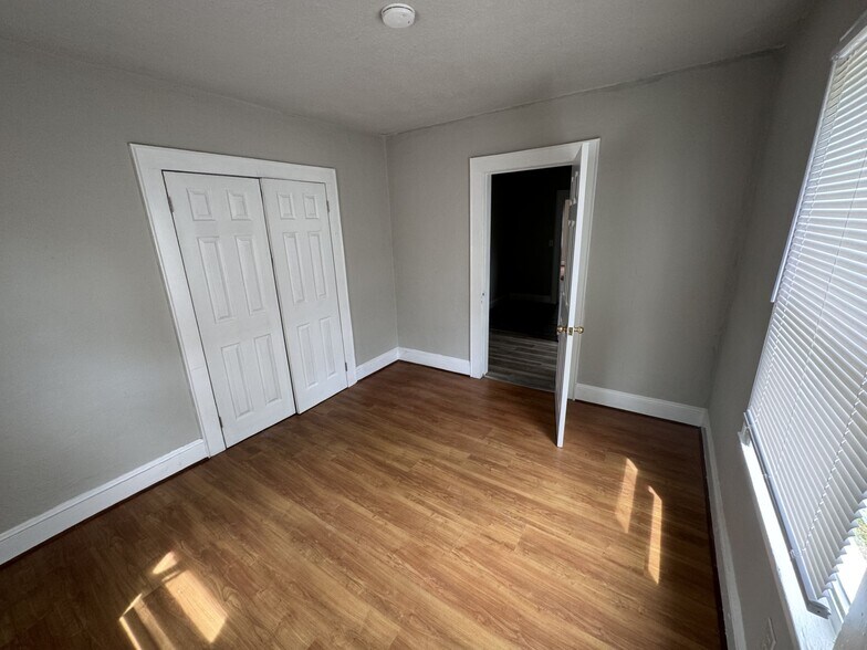 More Photos Of 305 Fife St, Thomasville Apartments For Sale