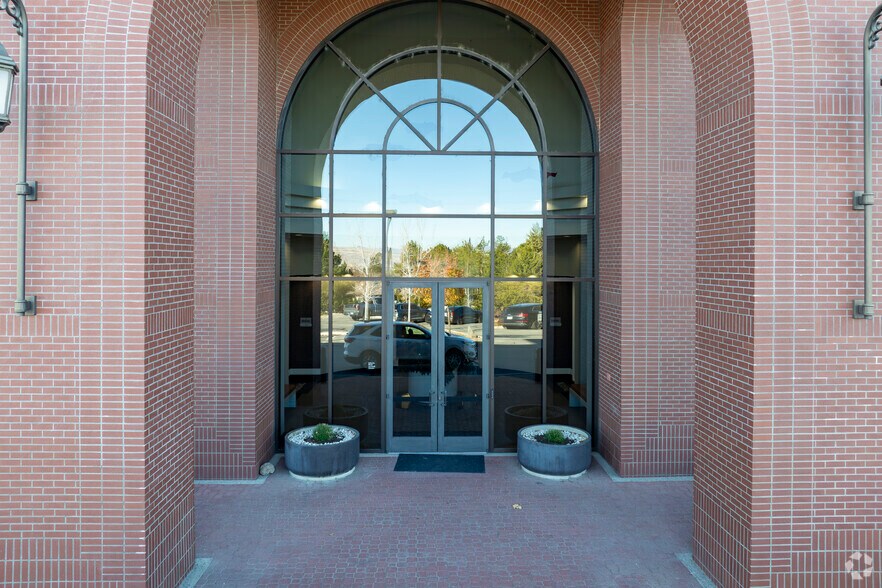 More Photos Of 6005 Plumas St, Reno Office For Lease