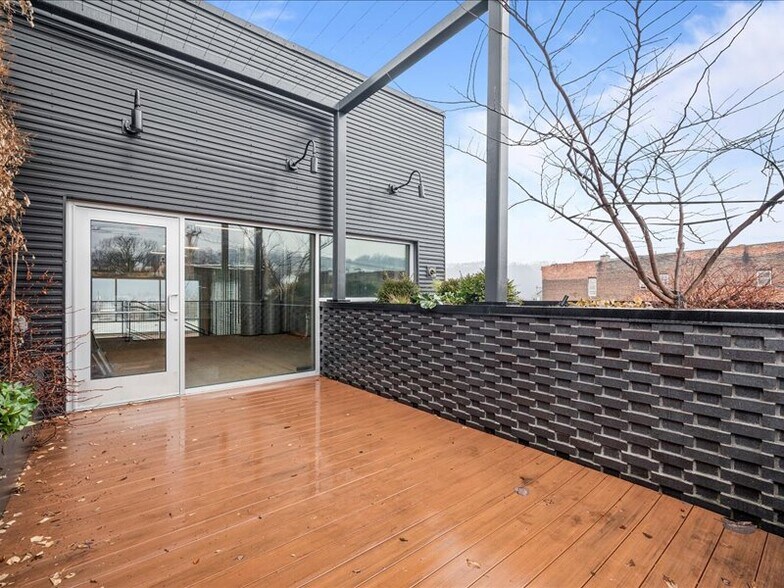 More Photos Of 5151 Butler St, Pittsburgh Office For Sale