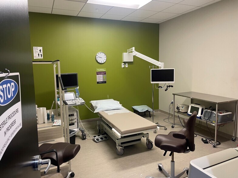 More Photos Of 100 Prairie Center Dr, Eden Prairie Unknown For Lease