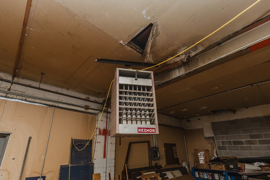 More Photos Of 470 N Seneca St, Wichita Warehouse For Sale