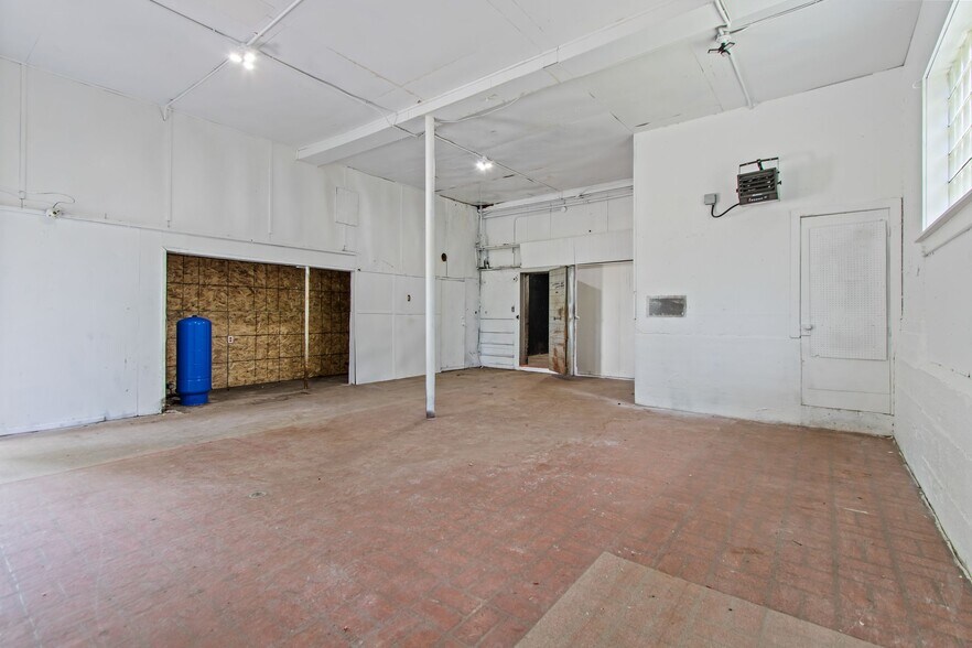 More Photos Of 1903 E Apple Creek Rd, Appleton Apartments For Sale