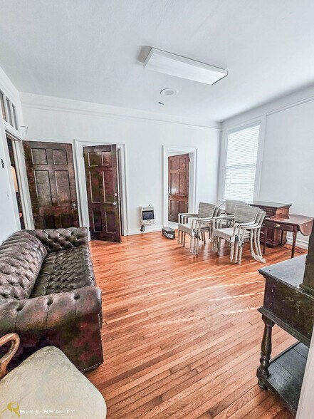 More Photos Of 51 Broad St, Ellijay Office For Lease