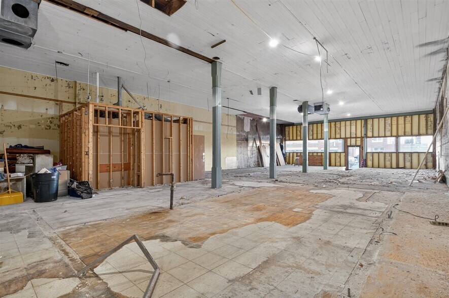 More Photos Of 602 G Ave, Grundy Center Fast Food For Sale