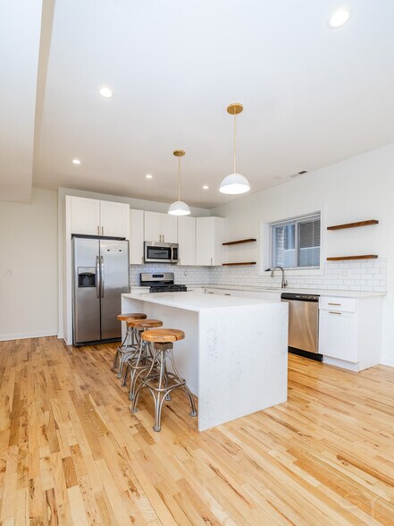 More Photos Of 6711 S Paxton Ave, Chicago Multifamily For Sale