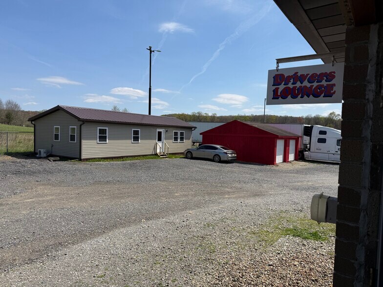 More Photos Of 4881 Pittsburgh Rd, Harrisville Light Distribution For Sale