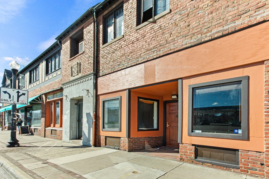 More Photos Of 2563-2573 N High St, Columbus Storefront Retail Residential For Sale