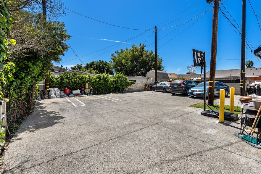 More Photos Of 814-816 1/2 W 47th St, Los Angeles Apartments For Sale