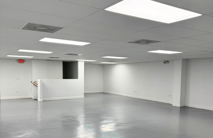 More Photos Of 7460-7580 NW 82nd St, Medley Warehouse For Lease