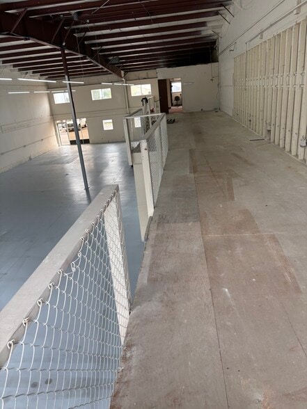 More Photos Of 163 SW Freeman Ave, Hillsboro Warehouse For Lease