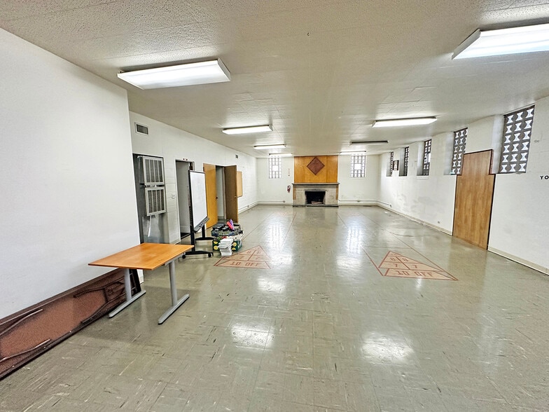 More Photos Of 11000 S Ewing Ave, Chicago Religious Facility For Sale