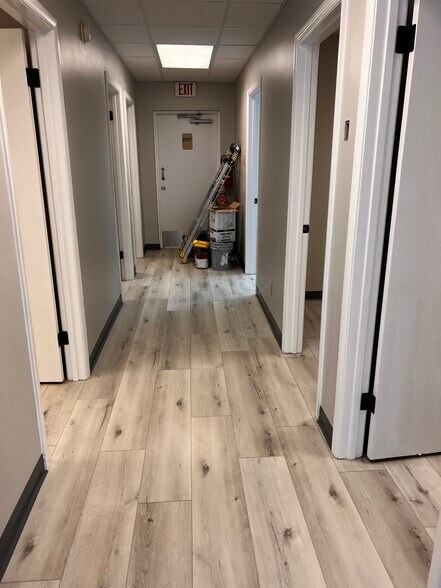 More Photos Of 1401 Applewood Dr, Dalton Medical For Lease