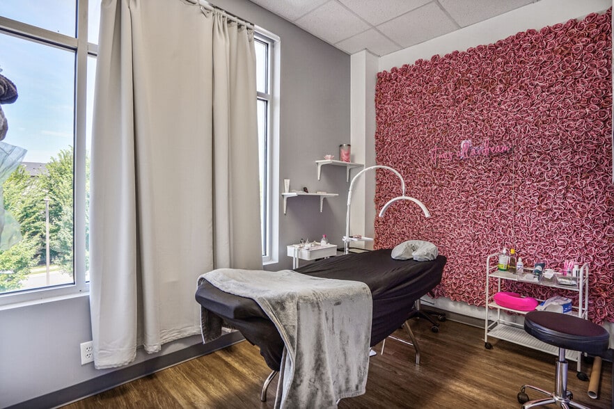 More Photos Of 7121 Leesburg Pike, Falls Church Storefront Retail Office For Sale