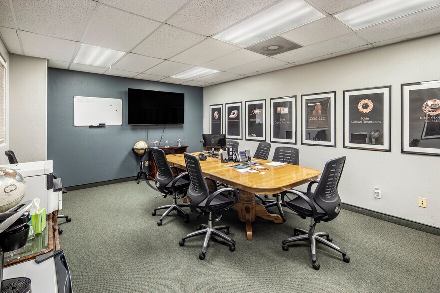 More Photos Of 3611 W Cambridge Ave, Phoenix Manufacturing For Sale