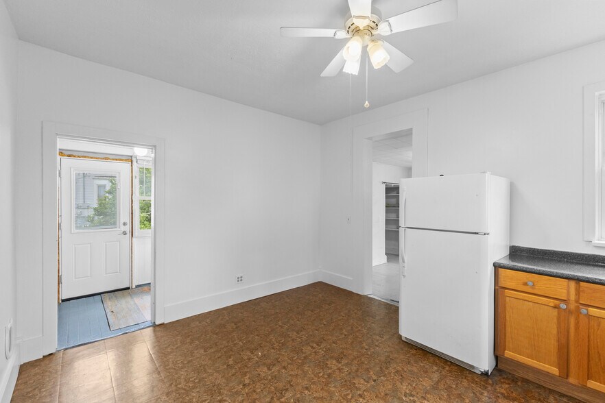 More Photos Of 4103 Broadway, Grove City Freestanding For Sale