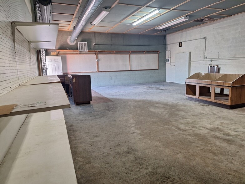 More Photos Of 241 Elliott Rd, Henderson Industrial For Lease
