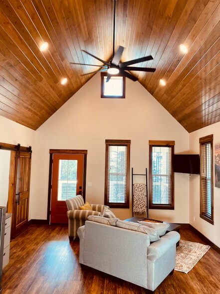 More Photos Of 100 Elk Ridge Trl, Lakeside Specialty For Sale