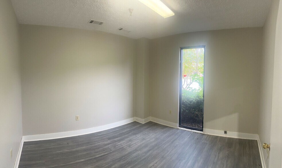 More Photos Of 154 Andrew Dr, Stockbridge Warehouse For Lease