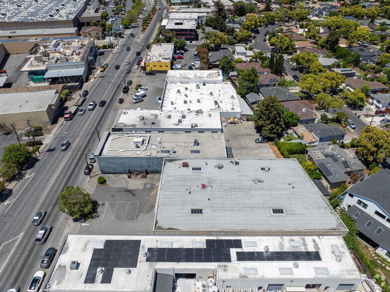More Photos Of 2565-2569 Middlefield Rd, Redwood City Warehouse For Lease