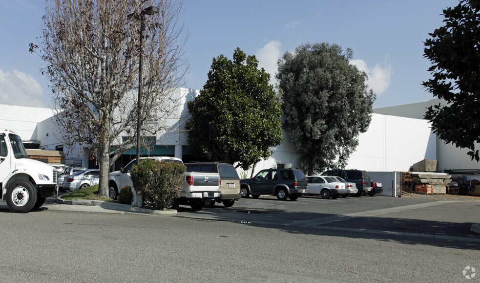 More Photos Of 2161 Maple Privado, Ontario Warehouse For Lease