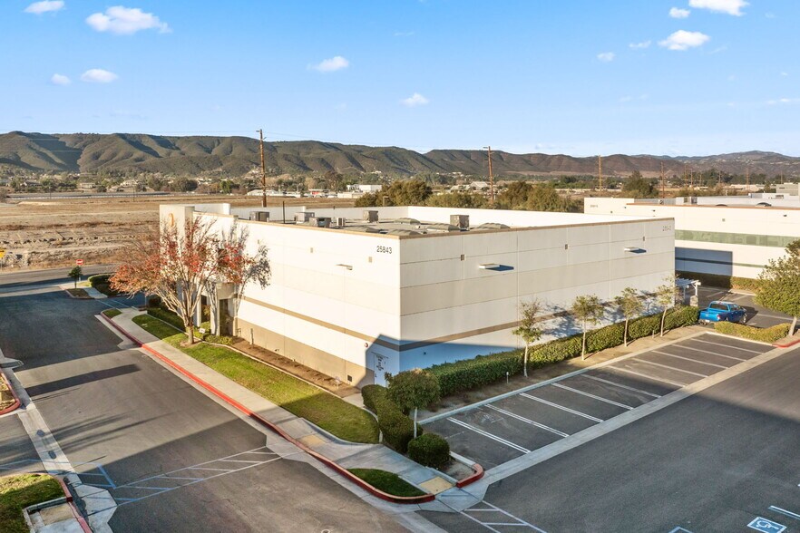 More Photos Of 25843 Jefferson Ave, Murrieta Light Distribution For Sale