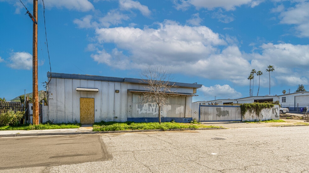 More Photos Of 2710 Durahart St, Riverside Manufacturing For Sale