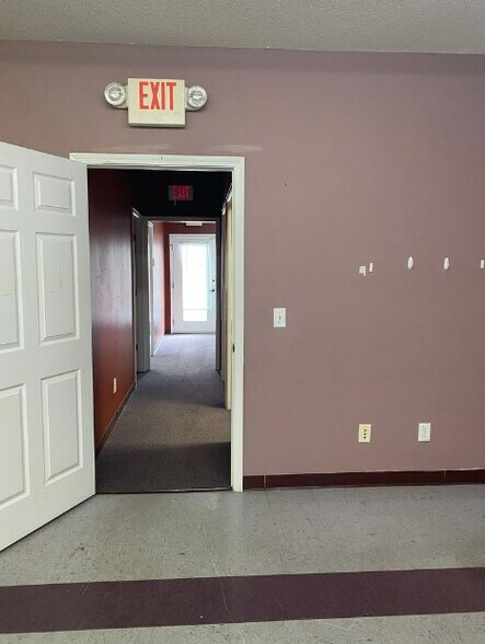 More Photos Of 251 Prism Dr, Carrollton Office For Lease