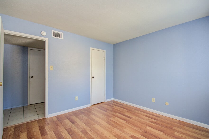 More Photos Of 12506 Ashford Meadow Dr, Houston Apartments For Sale