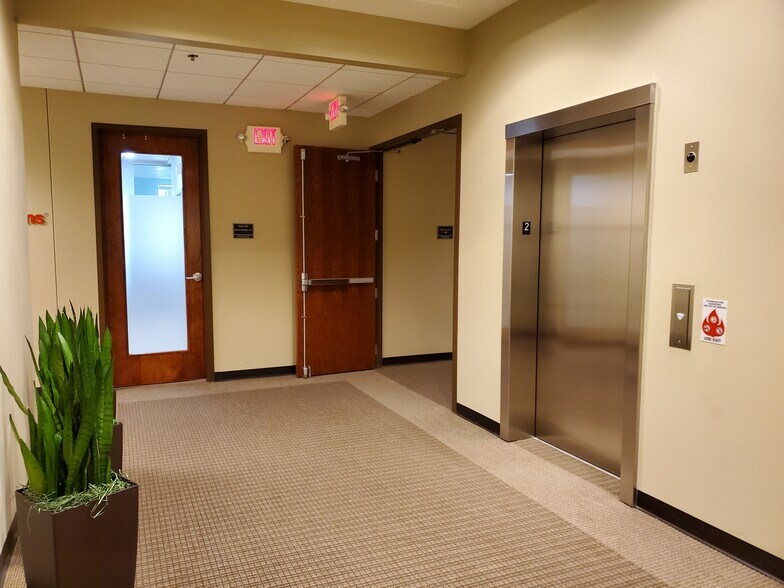 More Photos Of 720-780 Village Center Dr, Burr Ridge Storefront Retail Office For Lease