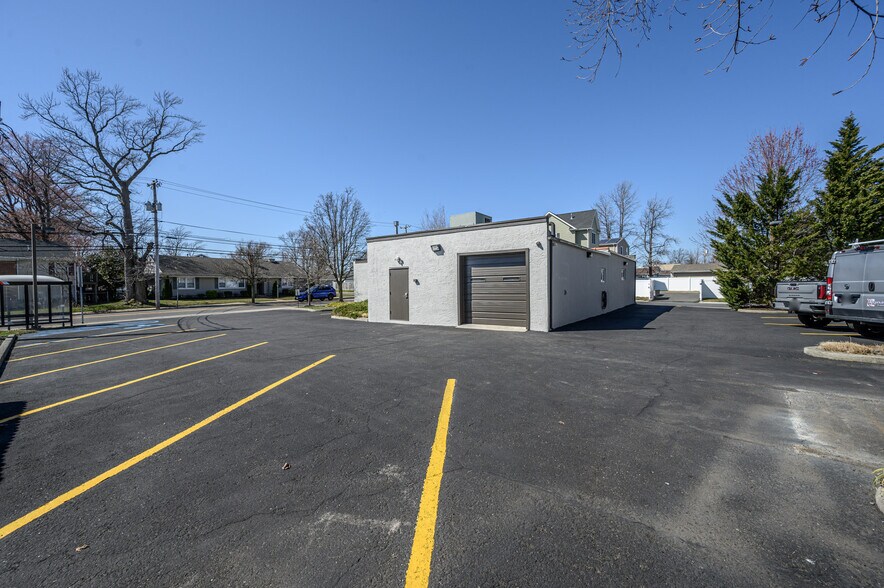 More Photos Of 1400 Union Ave, Union Beach Office For Sale