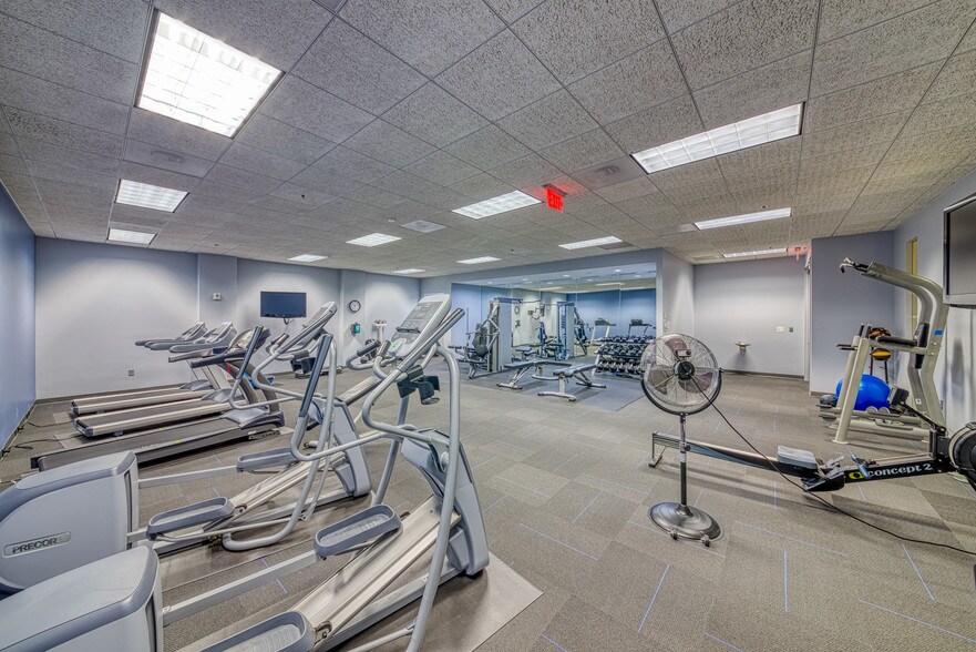 More Photos Of 200 Ashford Ctr N, Atlanta Office For Sale