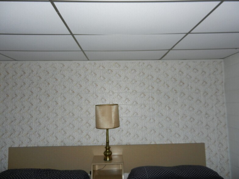 More Photos Of 14000 E Business 40 St, Mclean Hotel For Sale