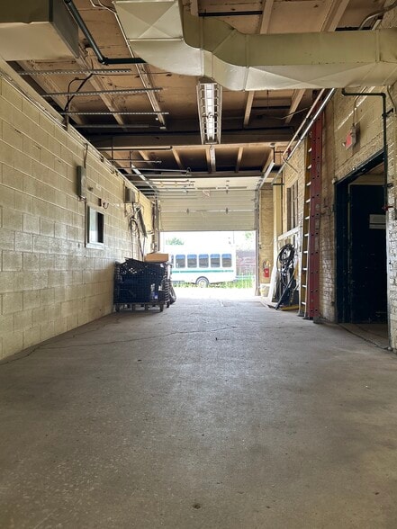 More Photos Of 6020 Dahlin Drive, Skokie Industrial For Sale