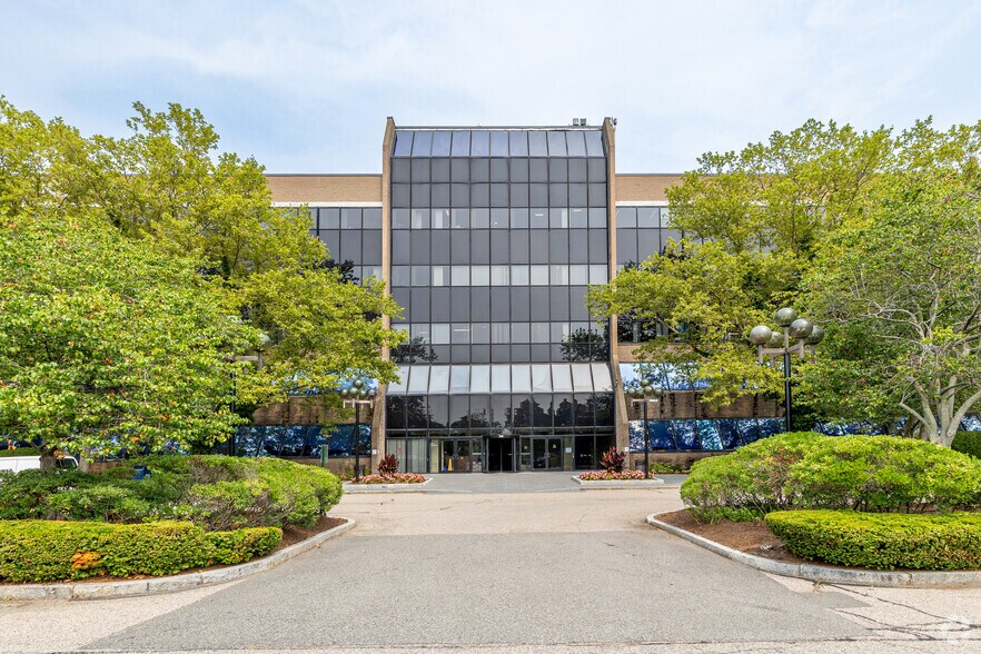 More Photos Of 150 Mount Vernon St, Dorchester Office For Lease