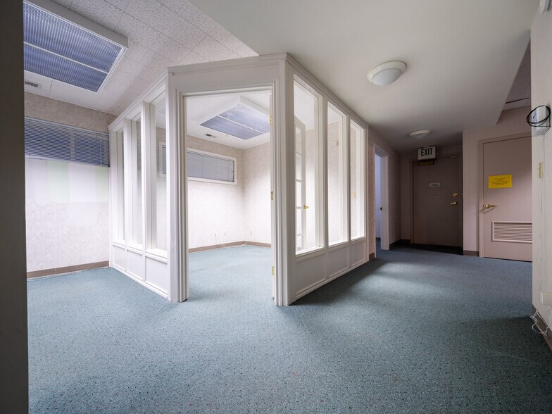 More Photos Of 330-340 Washington St SW, Albany Office For Sale