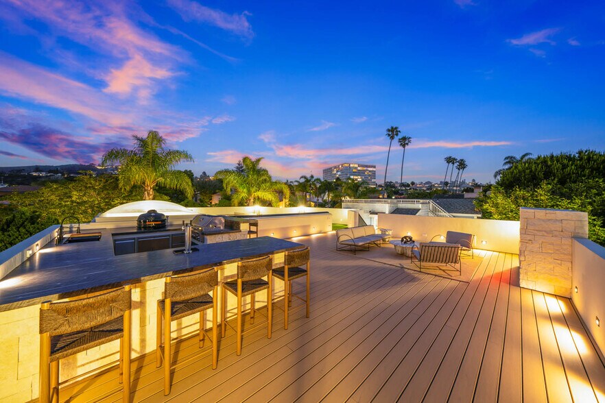 More Photos Of 7372 Fay Ave, La Jolla Multifamily For Sale