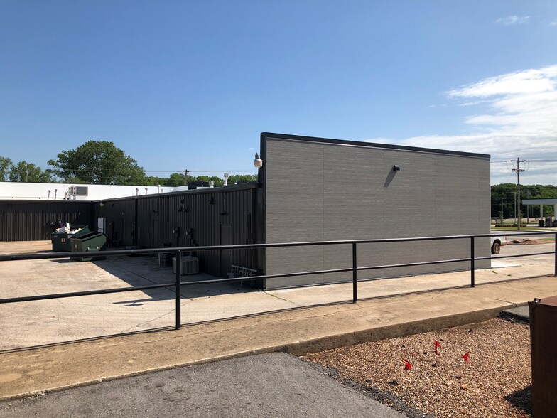 More Photos Of 217-223 S Coltrane Rd, Edmond Storefront Retail Office For Lease