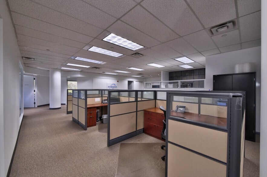 More Photos Of 135 Route 202/206, Bedminster Office For Lease