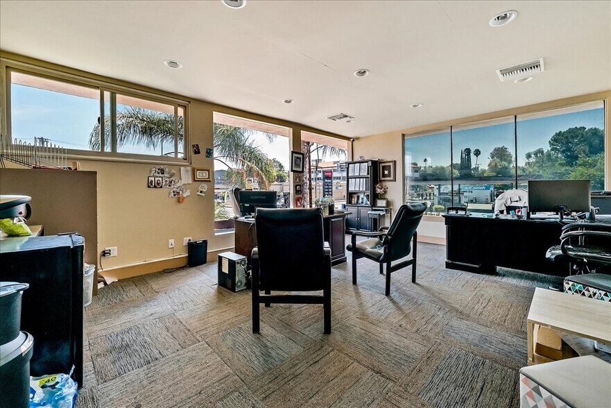 More Photos Of 19709 Ventura Blvd, Woodland Hills Office For Sale