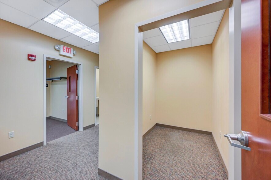 More Photos Of 1110 Clay Ave, Dunmore Medical For Lease