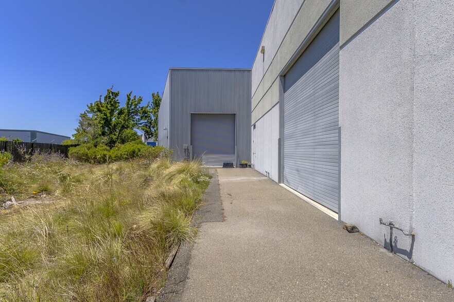 More Photos Of 481 Aaron St, Cotati Warehouse For Lease