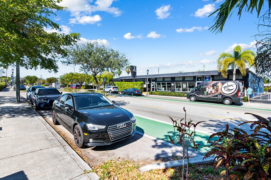 More Photos Of 1229-1231 NE 9th Ave, Fort Lauderdale Flex For Lease