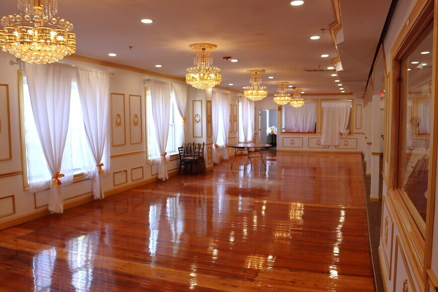 More Photos Of 1910 Westminster St, Providence Office For Lease