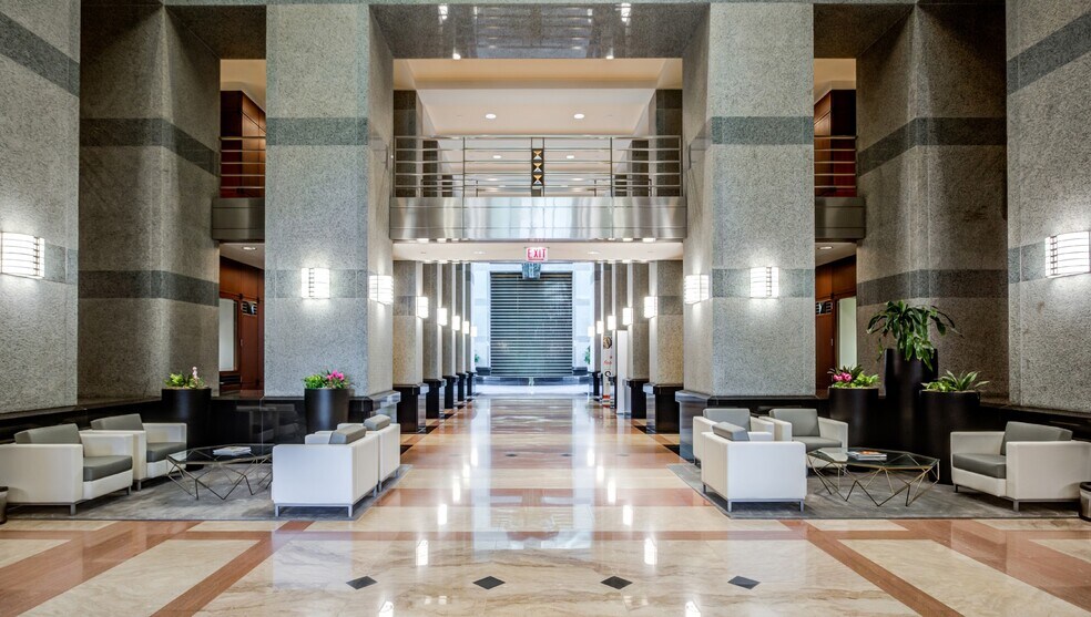 More Photos Of 6250 N River Rd, Rosemont Office For Lease
